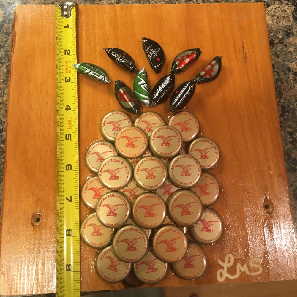 Pineapple art on reclaimed wood